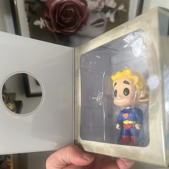 Funko 5 Star: Fallout - Vault Boy (Toughness) Mini Figure - Picture 3 of 8
